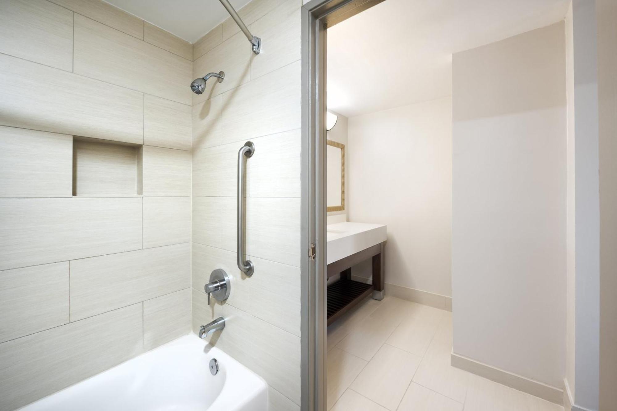 Holiday Inn Express Simi Valley By Ihg Zewnętrze zdjęcie