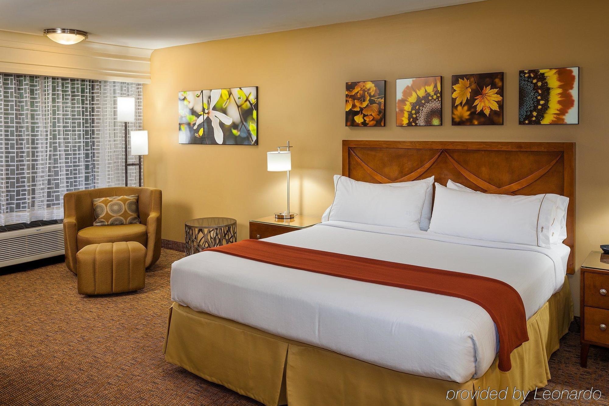 Holiday Inn Express Simi Valley By Ihg Zewnętrze zdjęcie