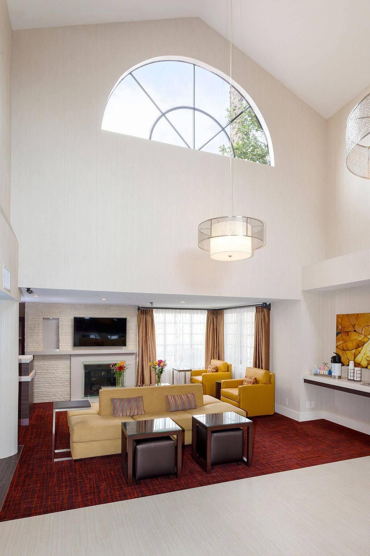Holiday Inn Express Simi Valley By Ihg Zewnętrze zdjęcie